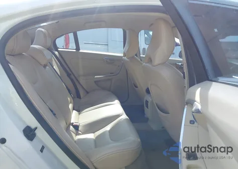 2013 Volvo S60 T5 z USA, uszkodzony, nr VIN YV1612FS4D2222637